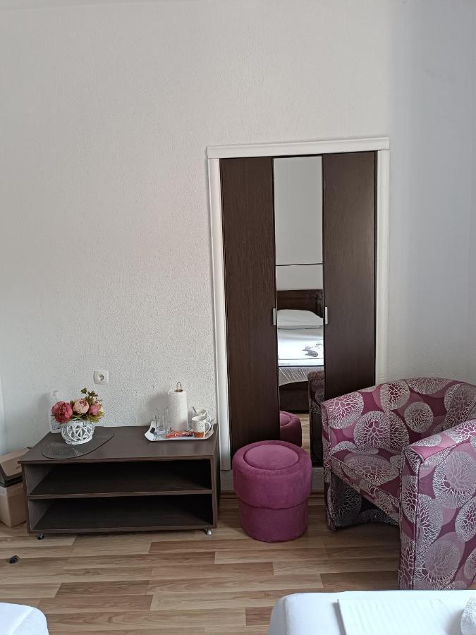 Отель Nova Dvokrevetna Soba Sa Dva Odvojena Kreveta I Zajednickim Kupatilom Котор Экстерьер фото