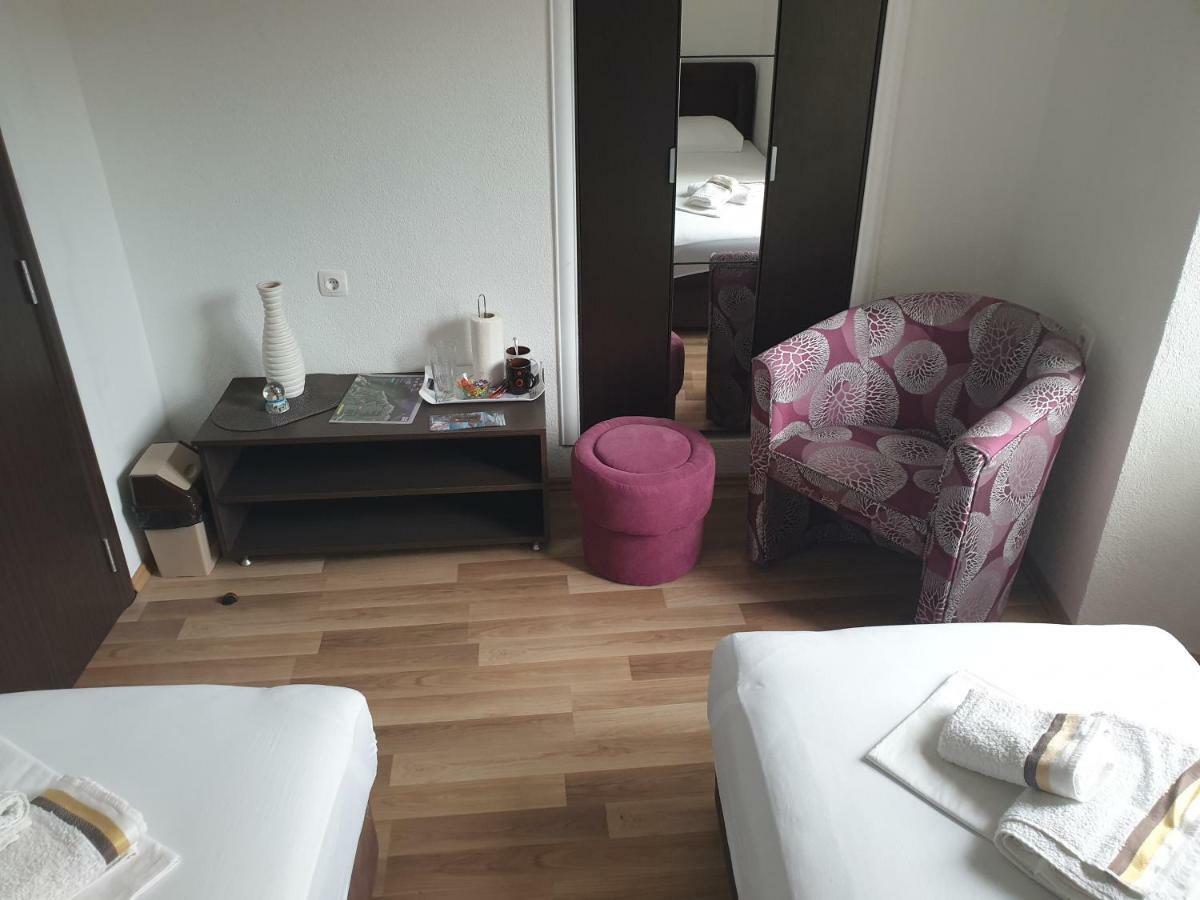 Отель Nova Dvokrevetna Soba Sa Dva Odvojena Kreveta I Zajednickim Kupatilom Котор Экстерьер фото